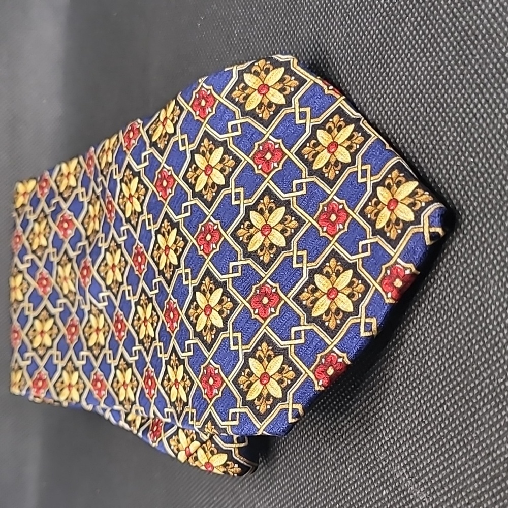 Geoffrey Beene Mens Silk Tie pre-owned 4in x 56